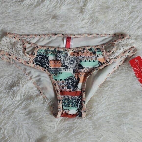 Bikini Bottom - Picture 2 of 8